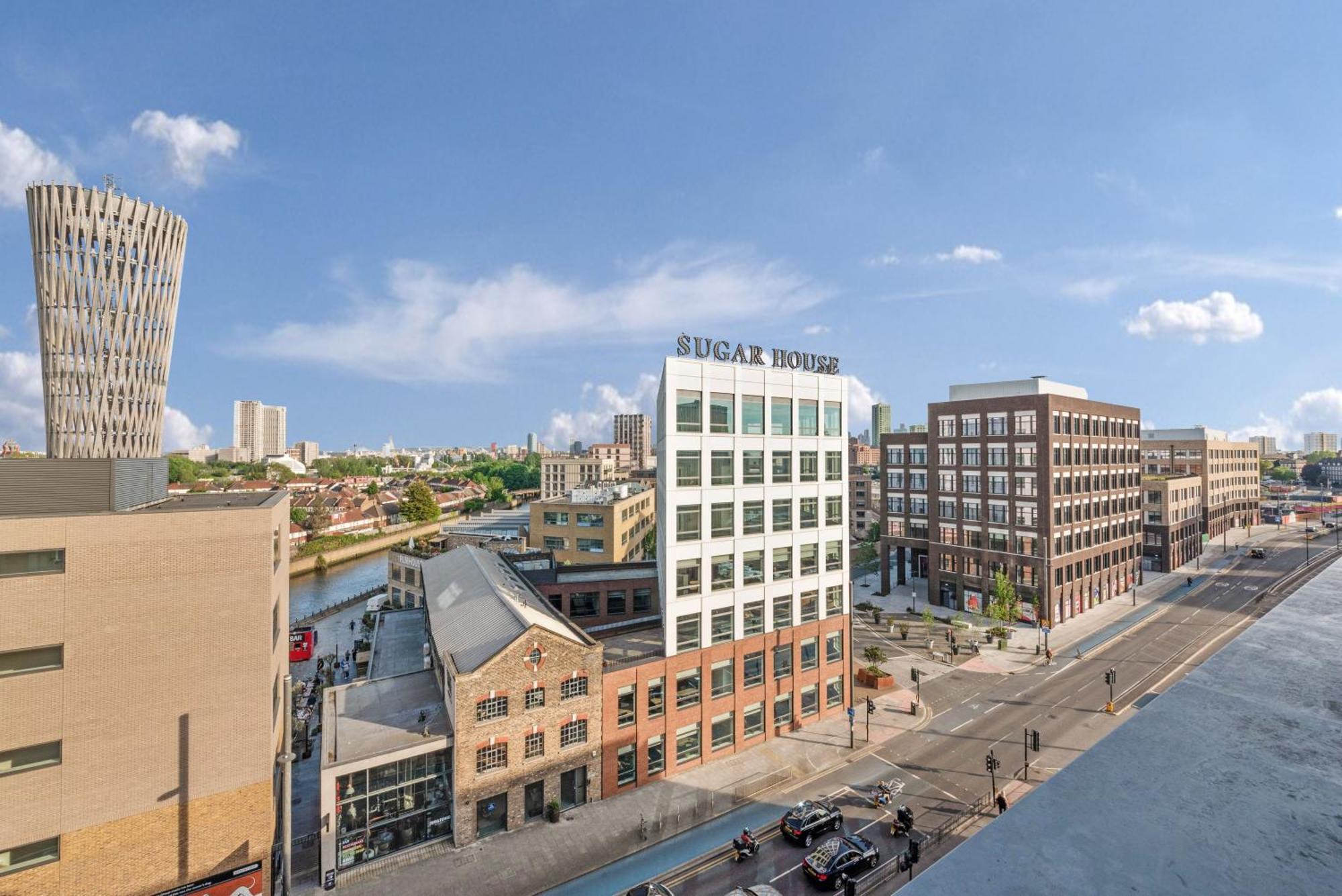 Penthouse W/ Hot Tub Near Stratford, Westfield Apartment London Bagian luar foto